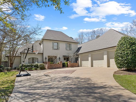 3rd image of 130 Summer Lake Dr