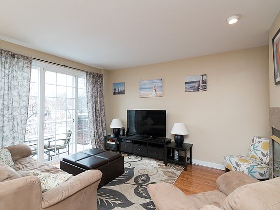 4th image of 813 Bayard Ave