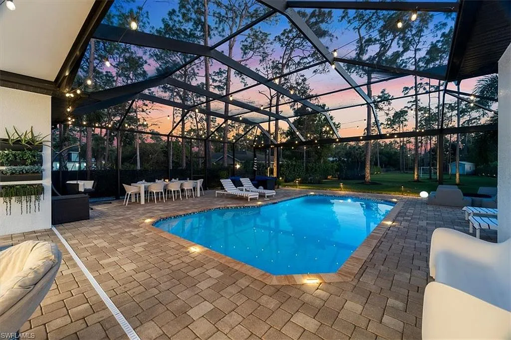 4 bed, 2.0 bath, 2432 sqft, $12,000 — Photo 4