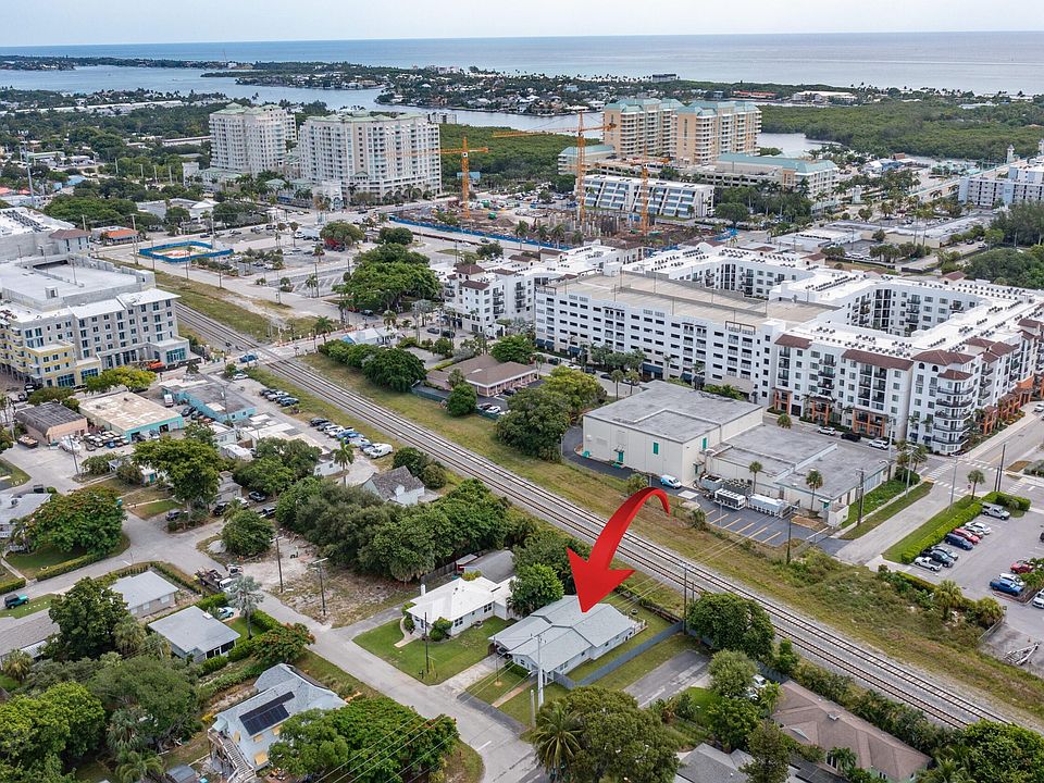 1st image of 222 SE 3RD Street