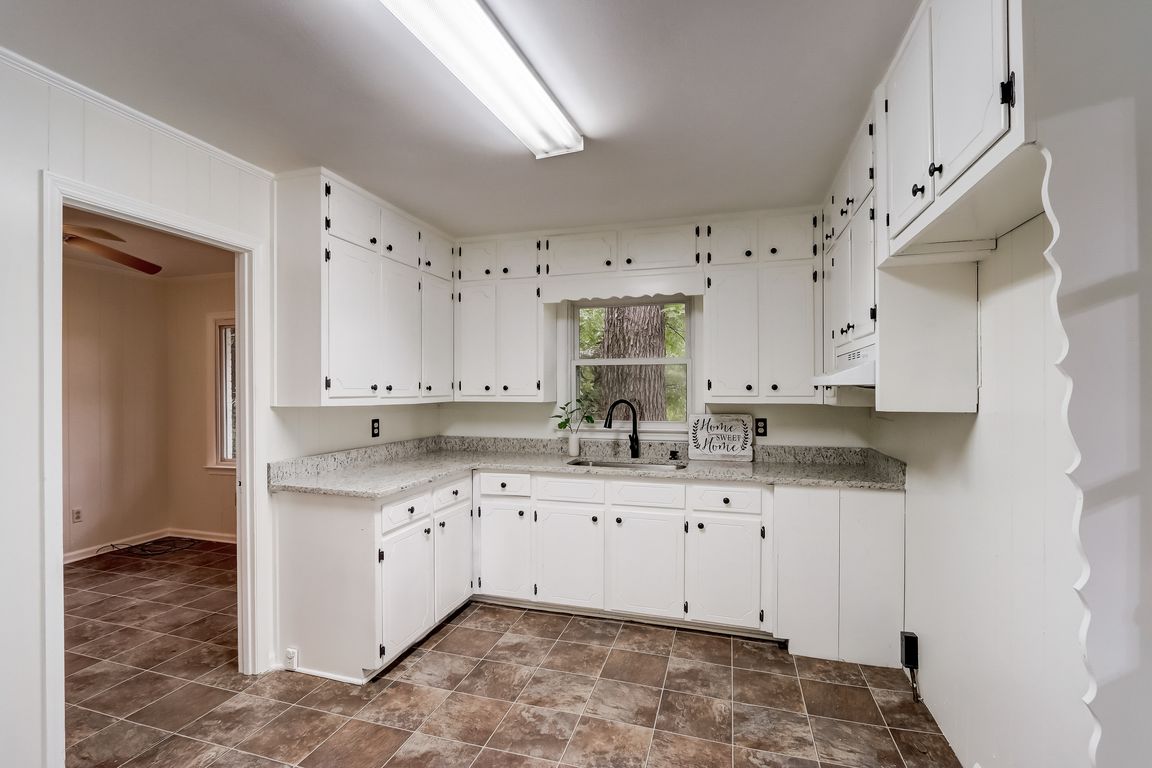 next background image