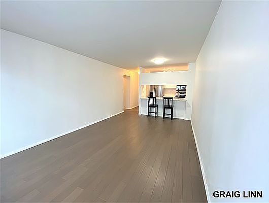 3rd image of 350 W 50th St APT 3U