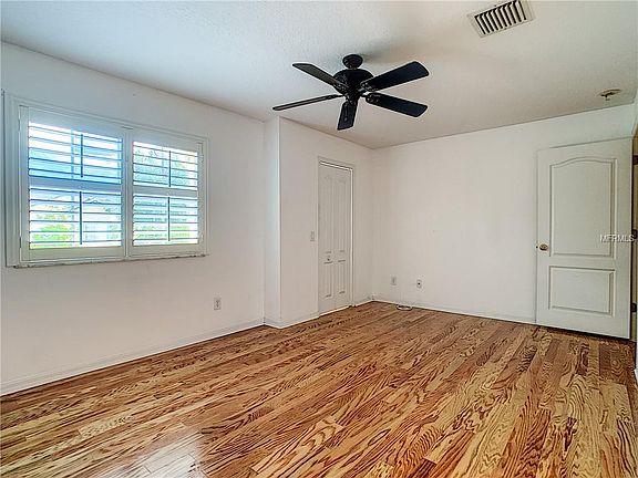5th image of 2853 Girvan Dr