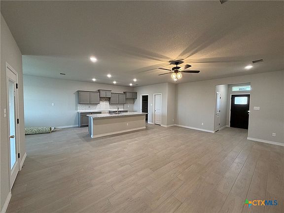 5th image of 3108 Seeker St