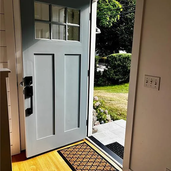 433 Wolcott Ave — Photo 3