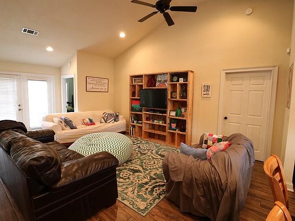3rd image of 807 W Longleaf Dr Unit 74