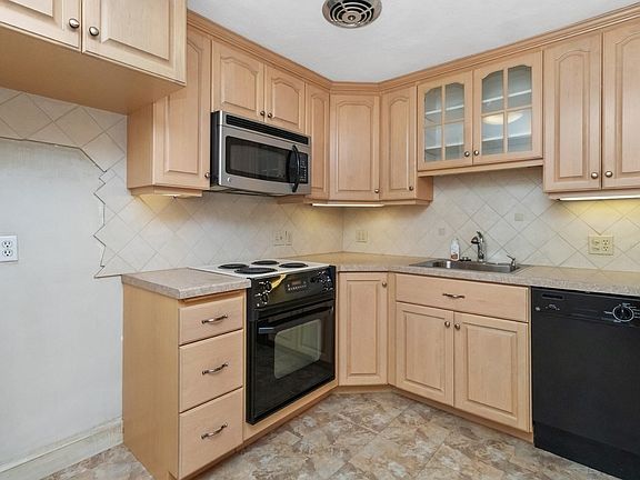 4th image of 40 Whitman Rd APT B-2