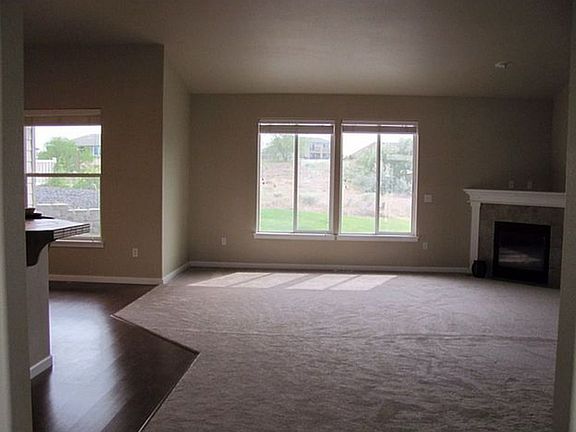 3rd image of 2645 Stonecreek Dr