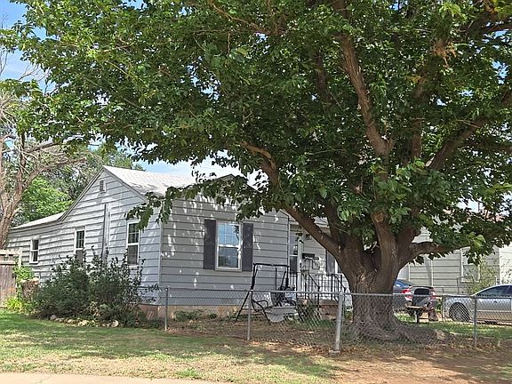 3rd image of 4614 S Travis St