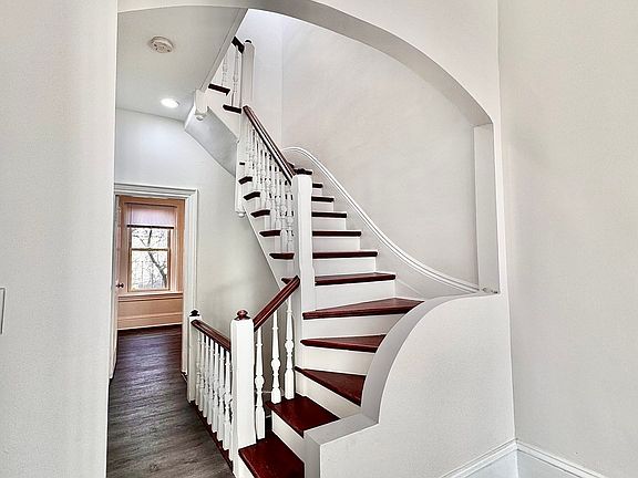 4th image of 57 Fort Ave #2