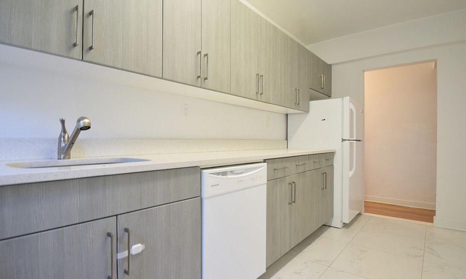 River Hill Gardens - Kitchen - M95-05B