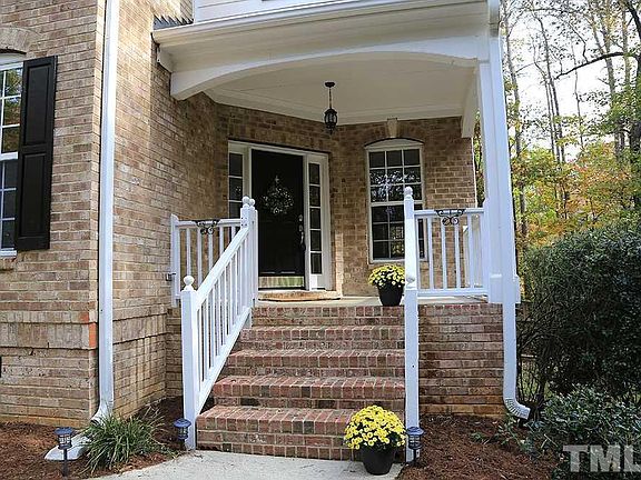 3rd image of 1815 Valley Creek Dr