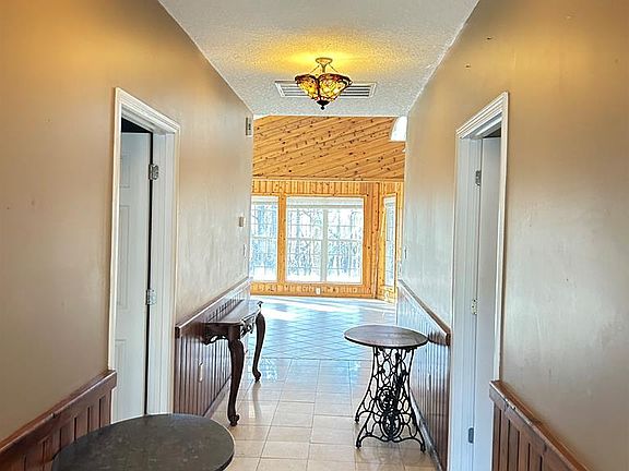 5th image of 1564 Joy Bluff Rd