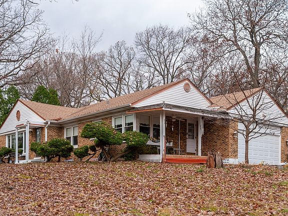 2nd image of 2405 Fox Meadow Ln