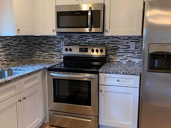 2nd image of 421 Parkwood Dr E