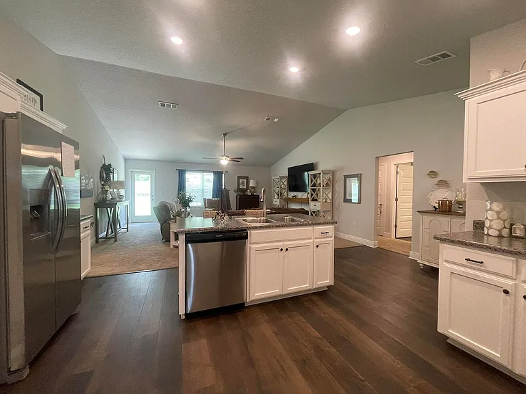 6109 Buckshot Dr — Photo 4