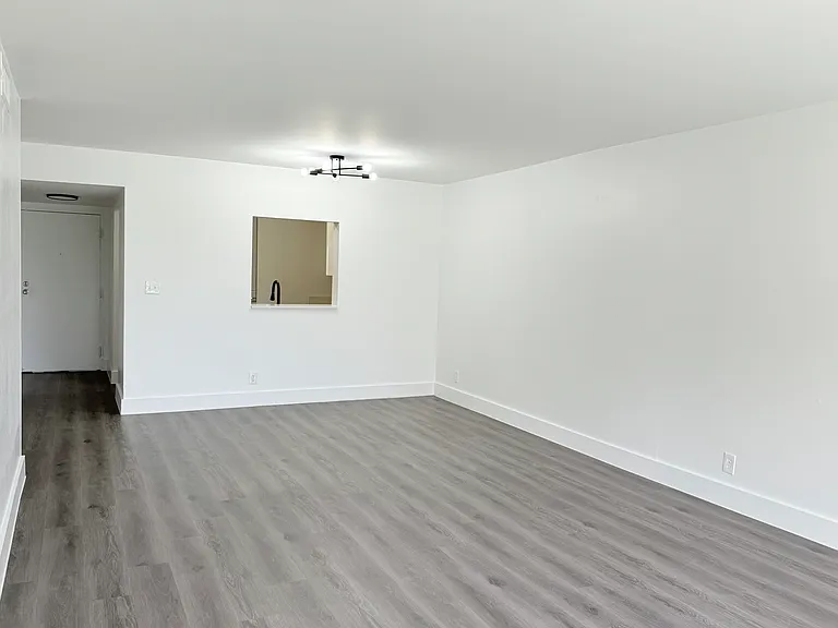 Somerset Grove Apartments — Photo 21