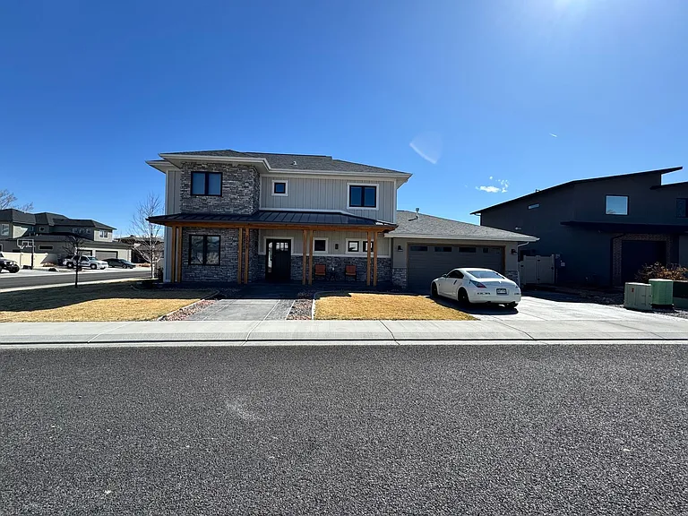 2545 Fryingpan Dr — Photo 1
