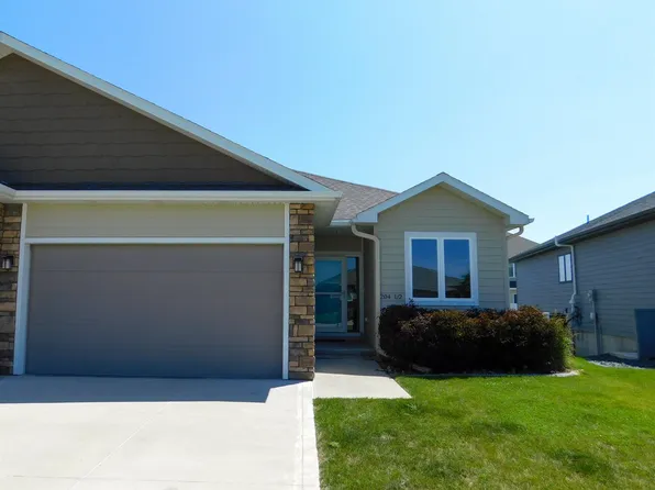 204 1/2 S Churchill Cir, North Sioux City, SD 57049