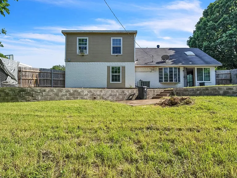 611 Wilson Ct — Photo 19