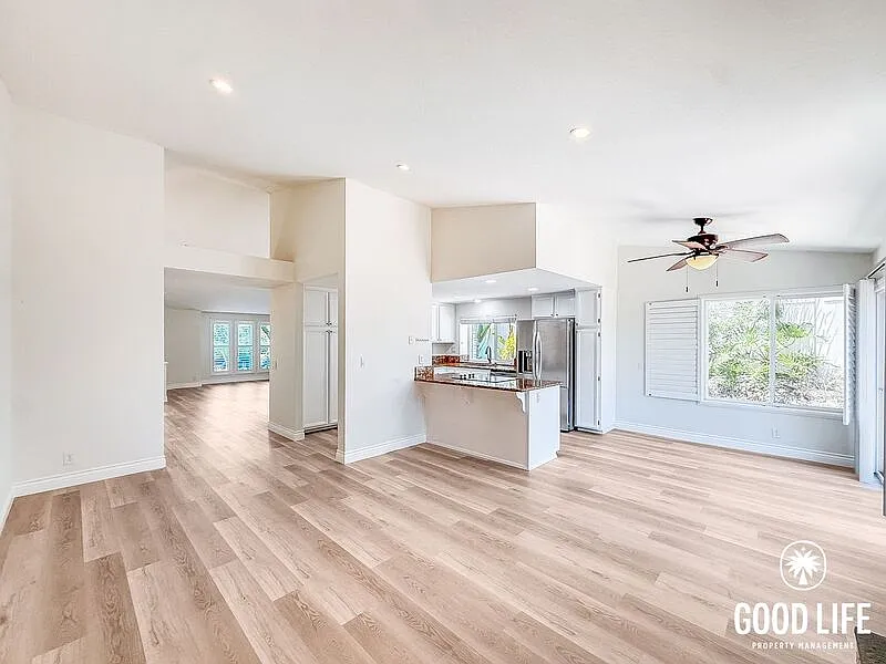4 bed, 2.5 bath, 2283 sqft, $5,295 — Photo 4