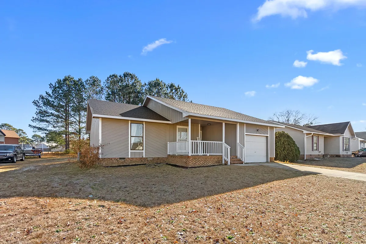 Building Photo - 6866 Kingsgate Dr