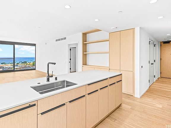 5th image of 333 Ward Ave #1900