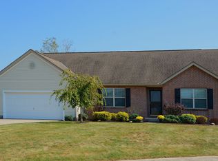 111 Castleton Ct, Pataskala, OH 43062