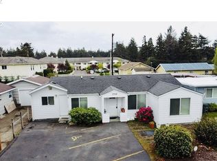 1958 17th St, Florence, OR 97439