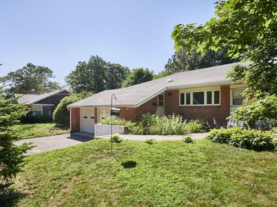 70 Pinehurst Rd, Holyoke, MA, 01040