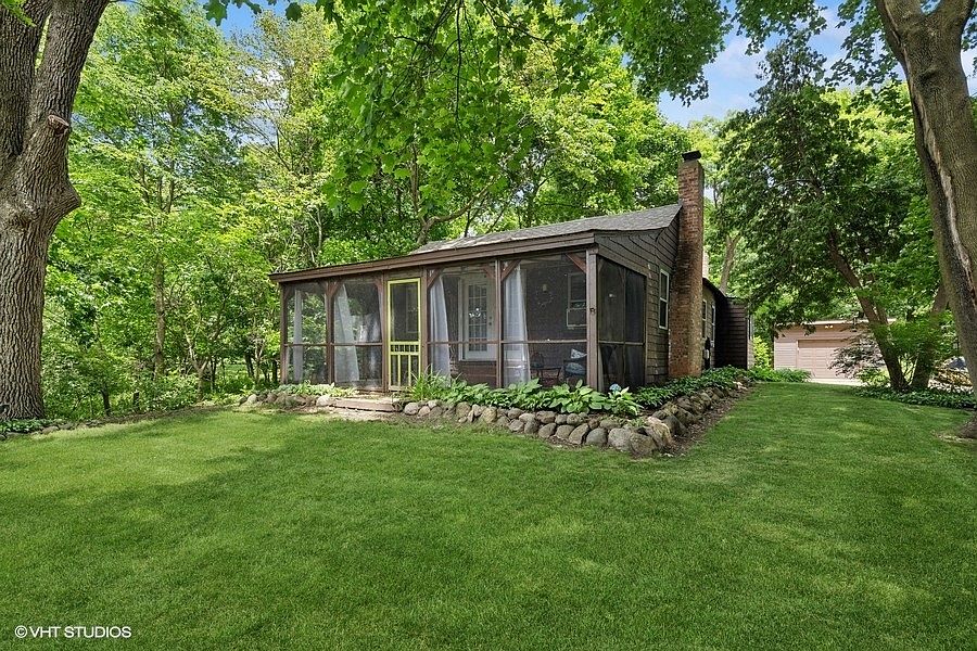 1st image of 718 Three Oaks Rd