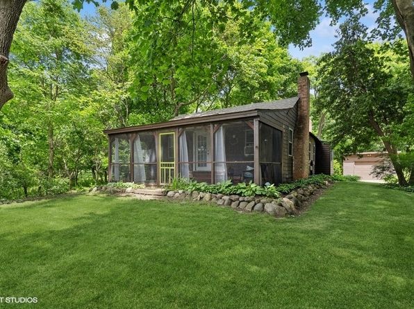 718 Three Oaks Rd