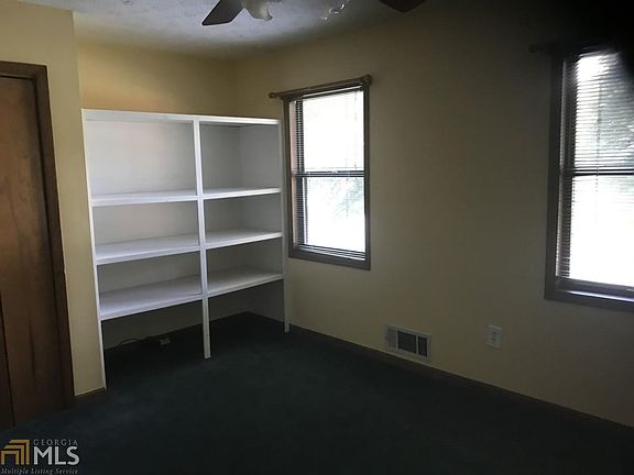 3rd image of 3415 Revere Cir
