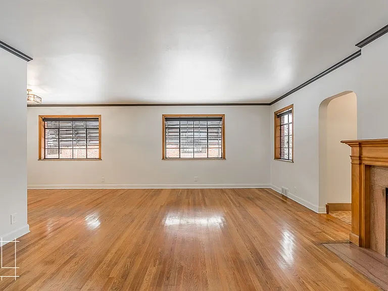1374 E. Broad St. — Photo 18