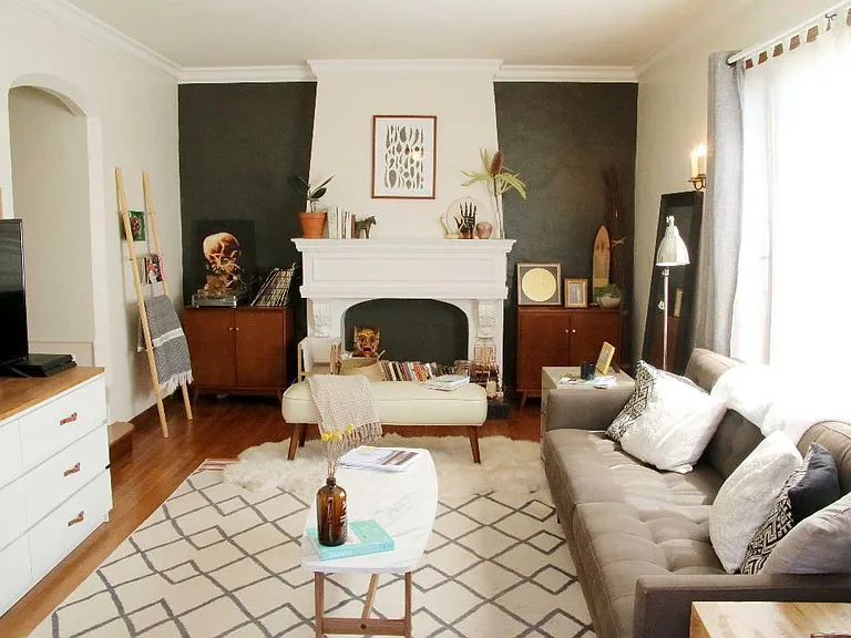 Front Room in Charming 2 BDR/! BA Retro Row Duplex Apartment.