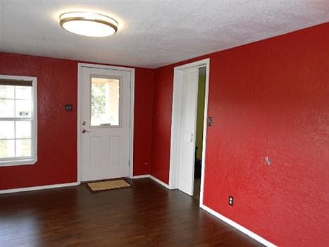 5th image of 900 N Park Dr