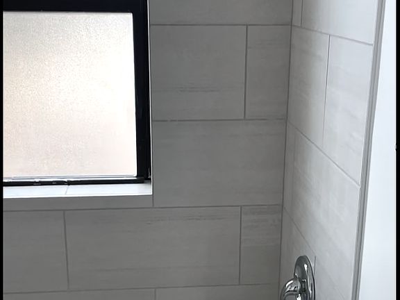 2nd image of 4537 N Leavitt St #1