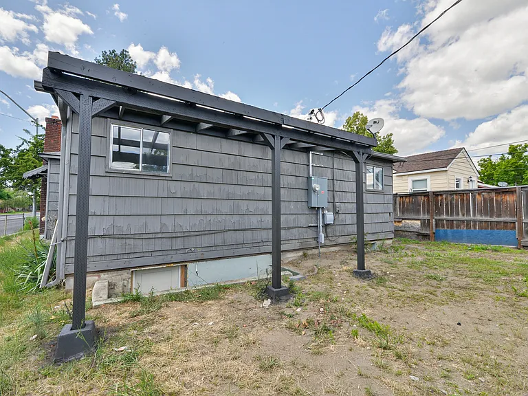 4702 N Post St — Photo 13