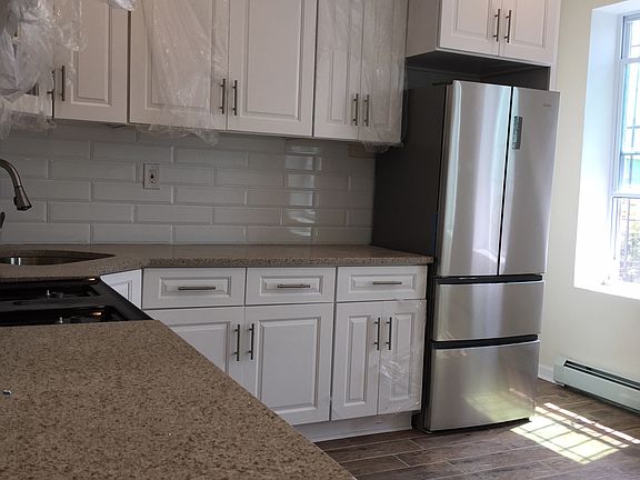 5th image of 95 Glen St