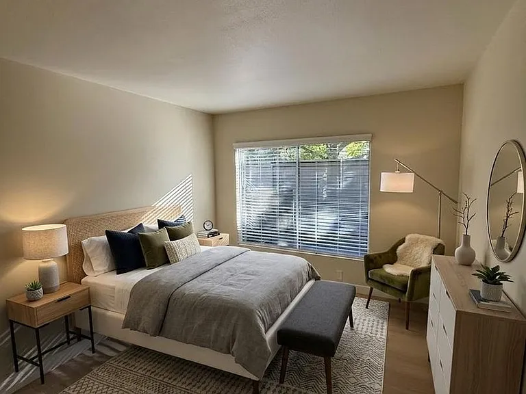 15766 Midwood Dr #4 — Photo 36
