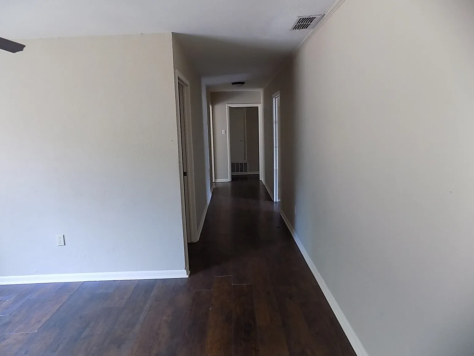 5 bed, 1889 sqft, $1,980 — Photo 3