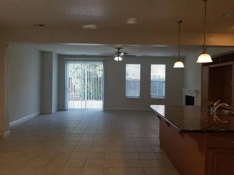 199 N Alta Dena St — Photo 6