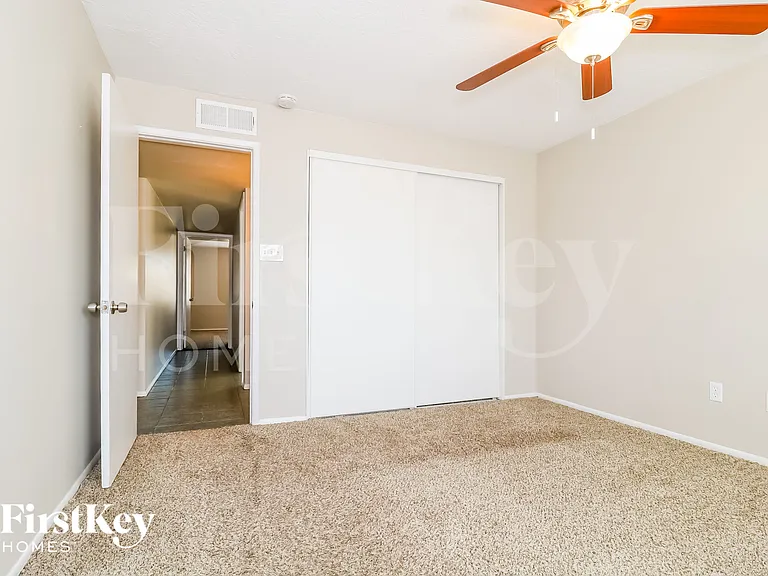 3733 E Eugie Ave — Photo 9