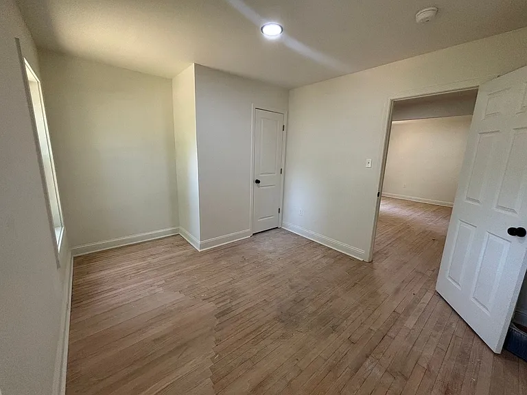1601 Traffic St — Photo 7