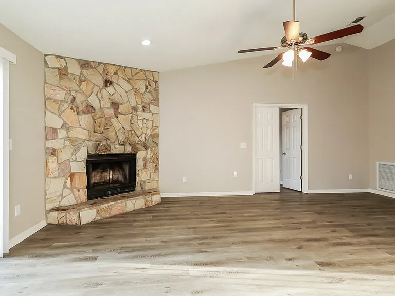 7749 Pikes Peak Dr — Photo 4