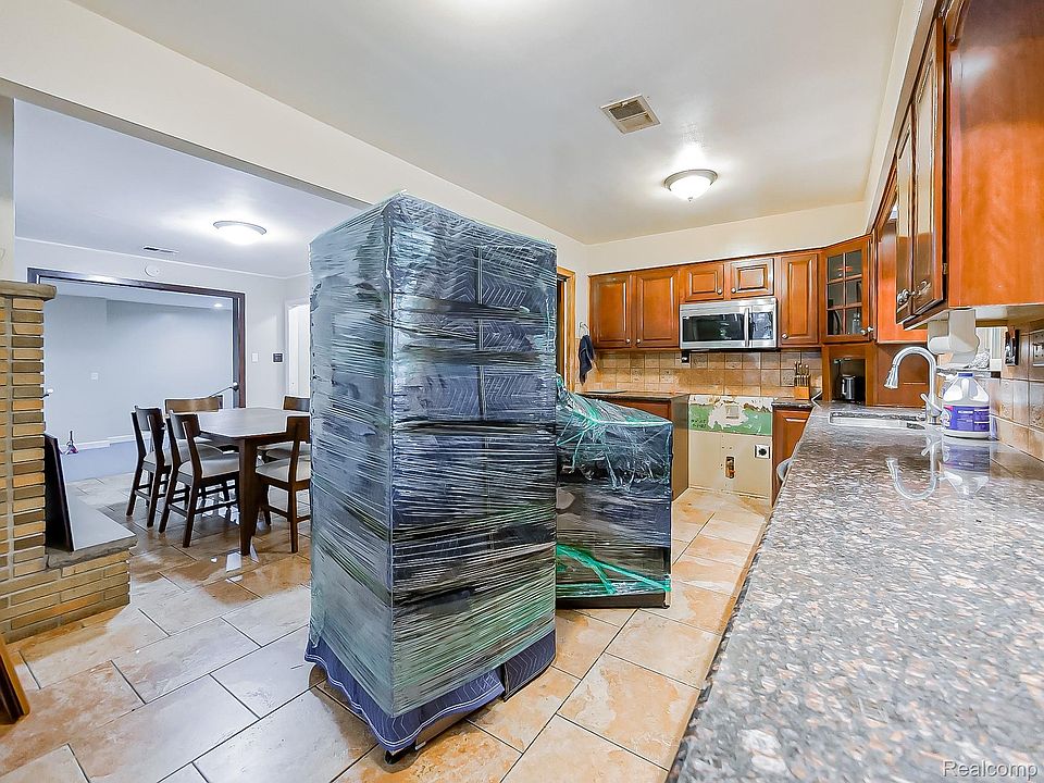 28177 Ryan Rd, photo 7