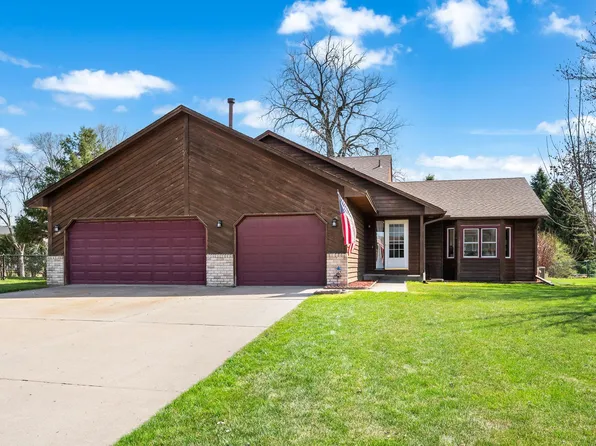 9237 Queens Gdns, Minneapolis, MN 55443