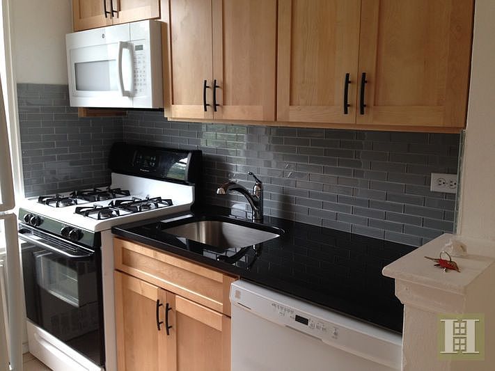 2nd image of 5775 Mosholu Ave APT 7L