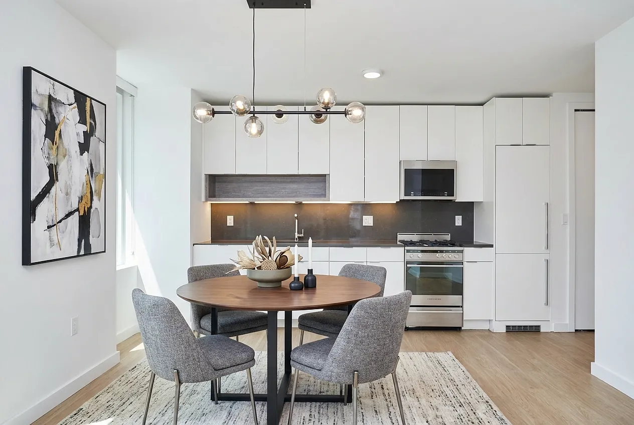 70 West 37th Street — Photo 2