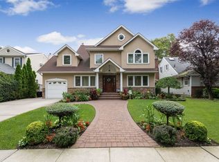 197 Kildare Rd, Garden City, NY 11530